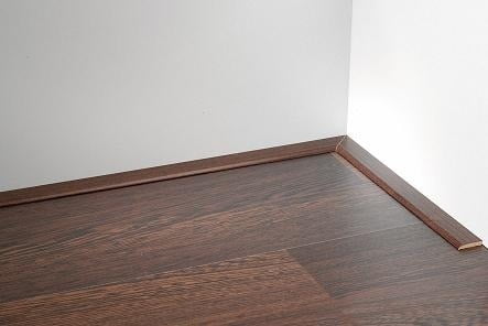 Plakplinten van BeBo Vloeren Plakplinten van BeBo Vloeren