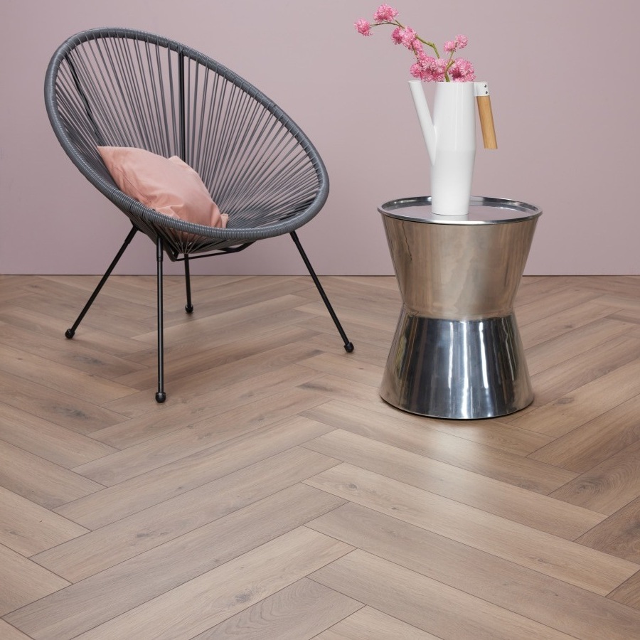 Licht eiken vinyl laminaatvisgraatvloer