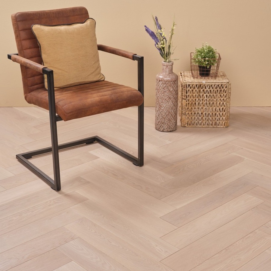 Traditionele visgraat houten vloer